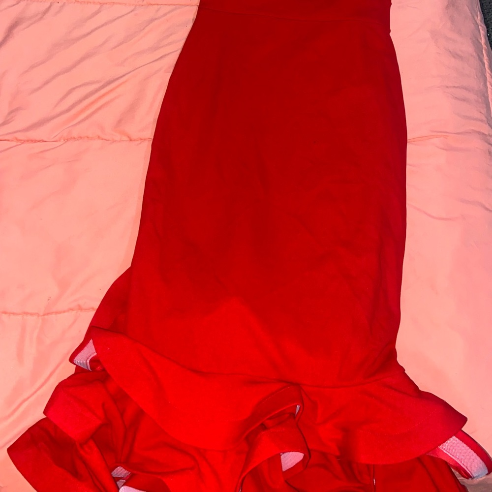 Red dress - Picture 2 of 4
